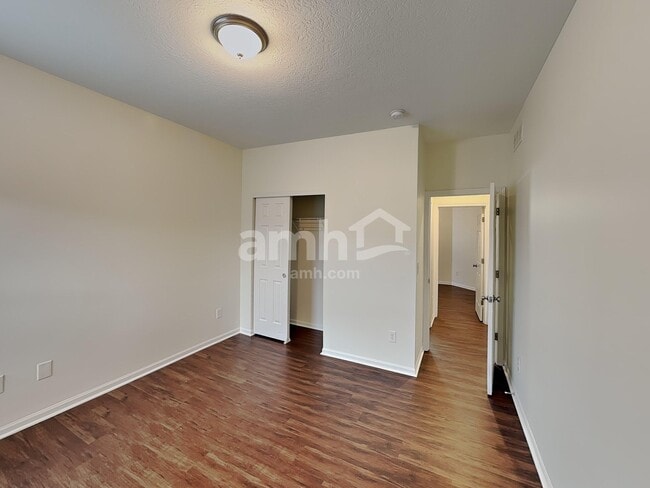 Building Photo - 210 Cherry Tree Ln