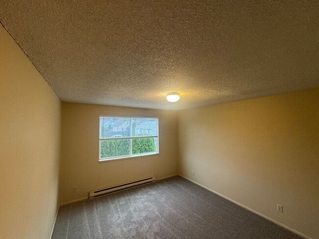 Building Photo - 2685 12th Pl SE