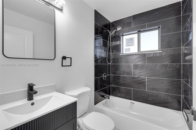 Building Photo - 1413 NW 40th St