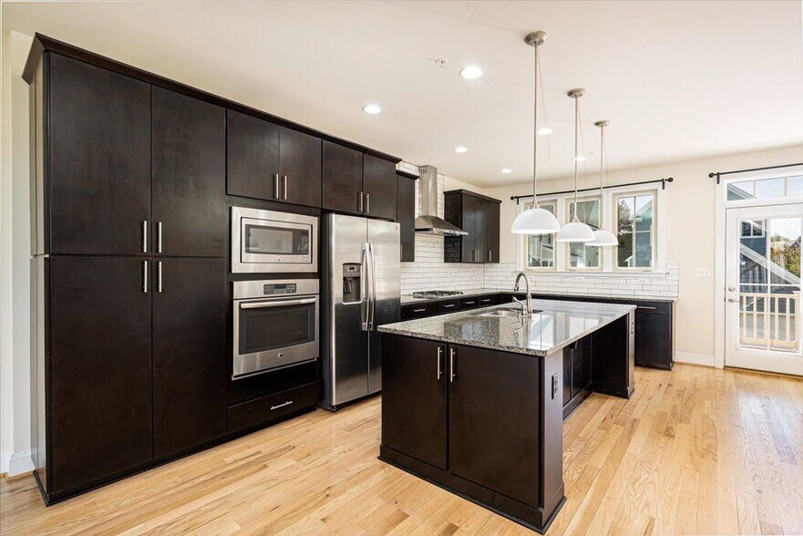 Building Photo - 9128 Kenway Ln