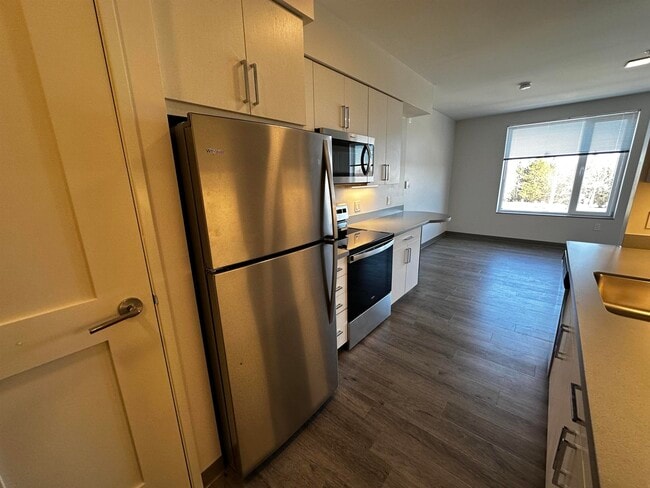 Building Photo - 409 Elm St