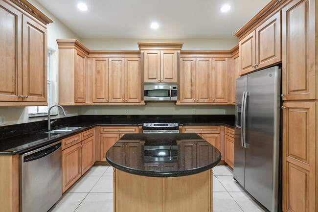 Building Photo - 810 NW 83rd Ln