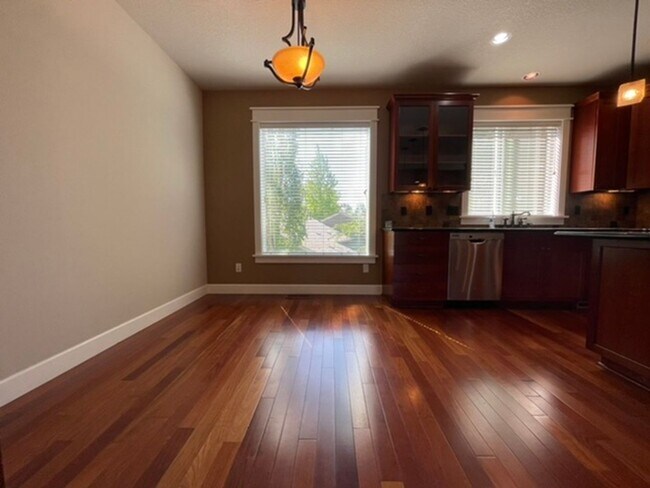 Building Photo - Happy Valley Townhome! 2Bed + Den/Office w/ 2.5 Bath ~ Garage, Washer/Dryer ~ Convenient to PDX A...
