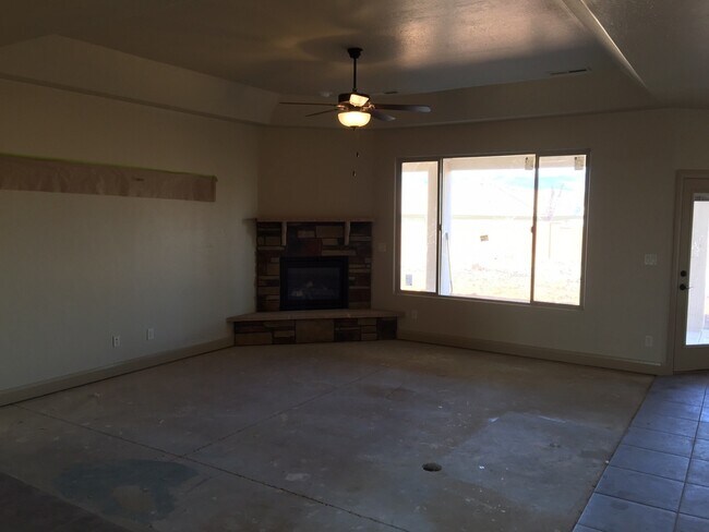 Building Photo - 2688 W 310 N