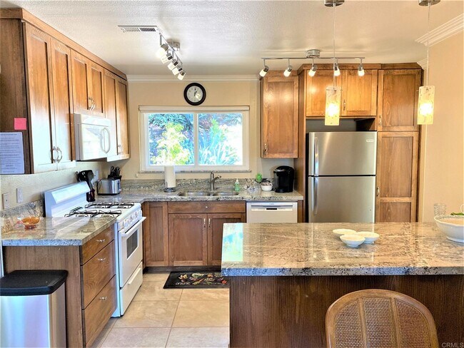 Building Photo - 4524 Royal Oak Dr