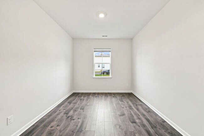 Building Photo - 2509 Summersby Dr