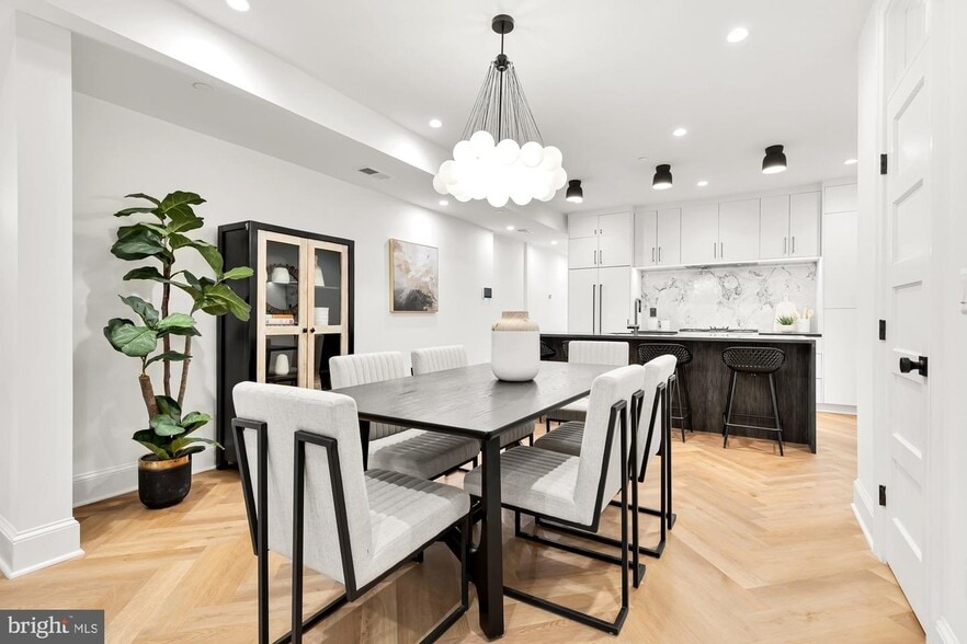 Dining area - 70 Q St NW