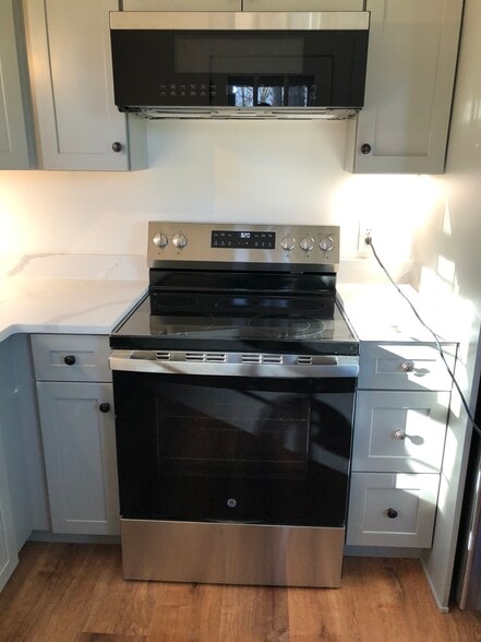 Building Photo - 208 S Main St.