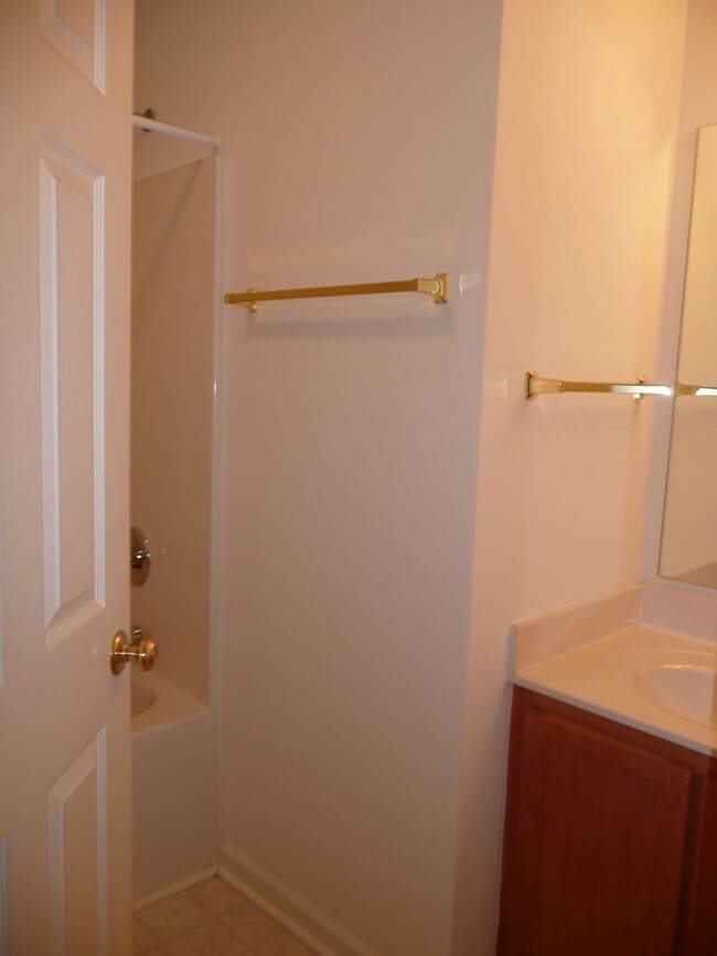 Building Photo - 141 Springwood Ln
