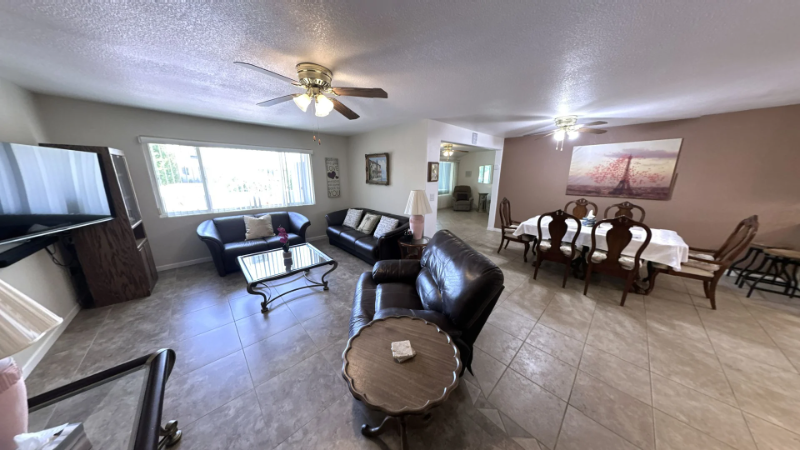 Building Photo - 15605 N 105th Dr