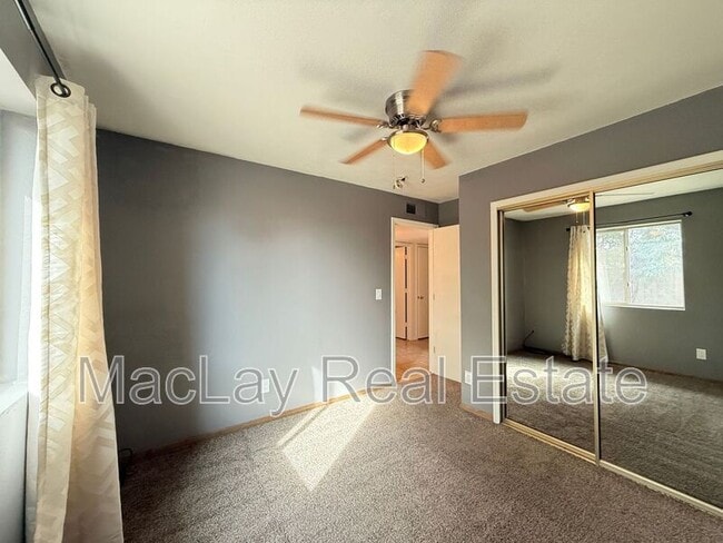 Building Photo - 2535 E Maryland Dr