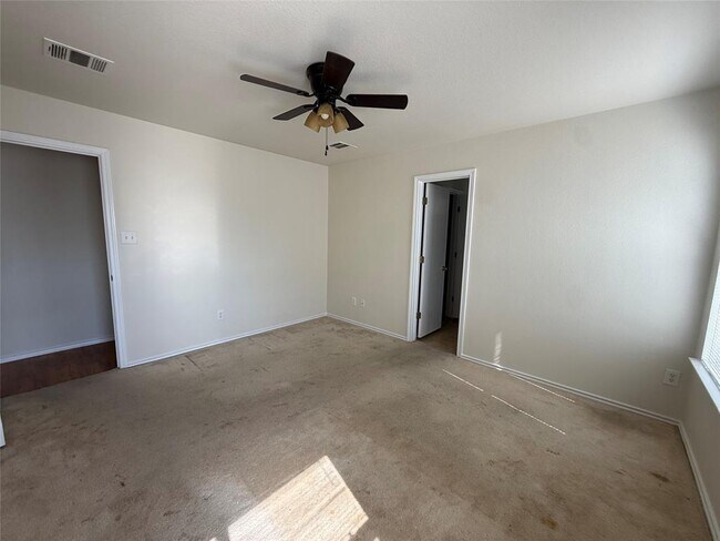 Building Photo - 241 Carriage Way