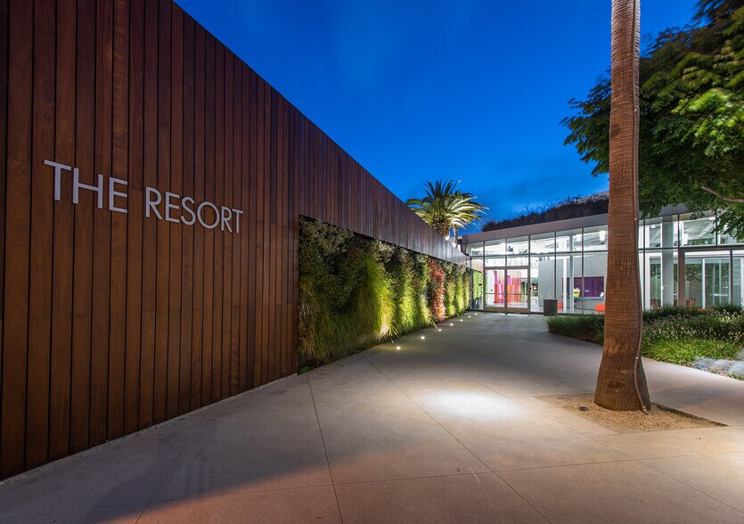 Building Photo - 13045 Pacific Promenade