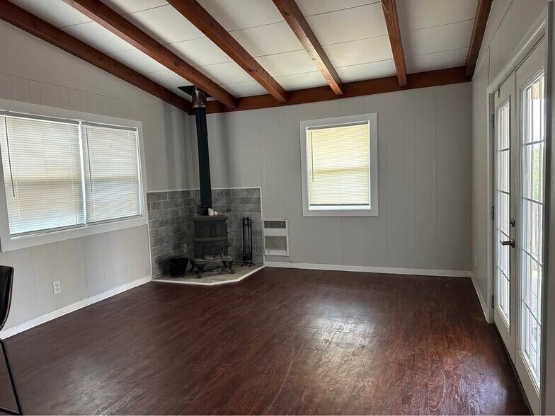 Building Photo - 381 Timberline Trail