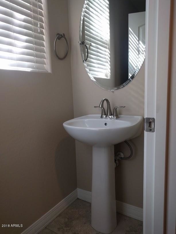 Building Photo - 5550 N 16th St