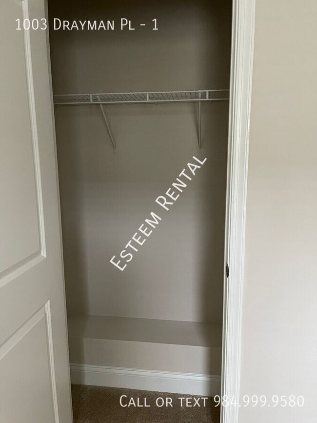 Building Photo - 1003 Drayman Pl