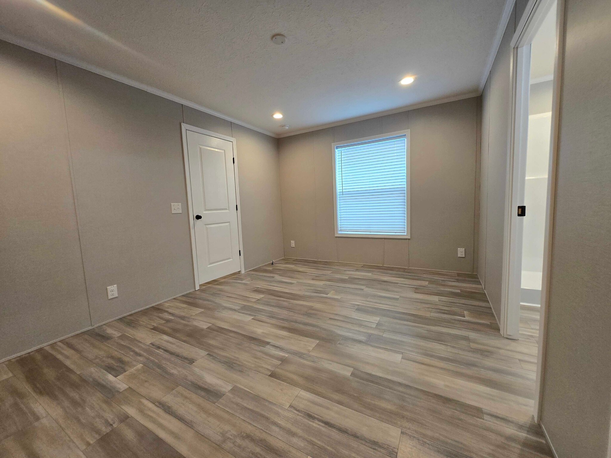 Building Photo - 29884 Jamestown Dr