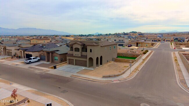 Building Photo - 122 Esther Trl