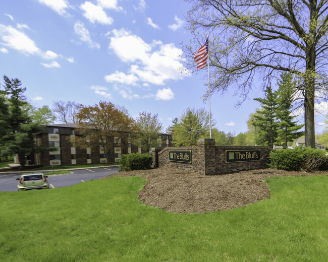 Community Sign - The Bluffs