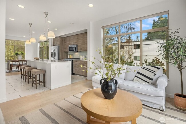 Building Photo - 3bd/2.25Ba Seattle Townhouse