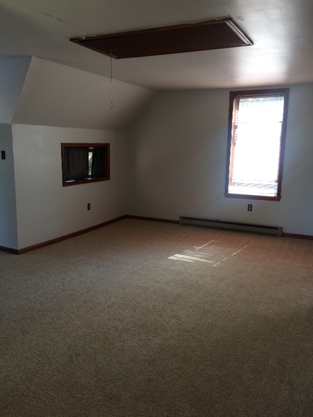 Building Photo - 6638 N 8th St