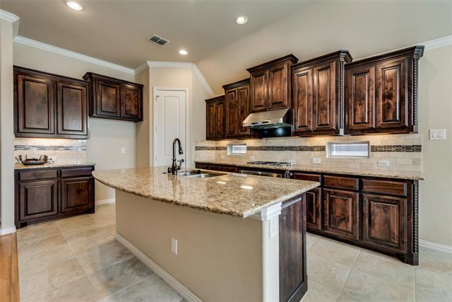 Building Photo - 2025 Zander Dr