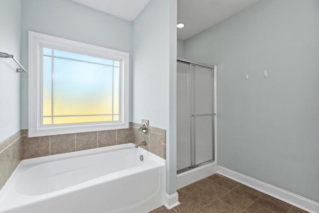 Building Photo - Minutes to the Beach! Conveniently located in Holly Ridge.