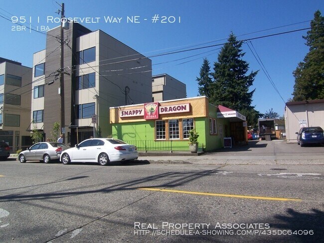 Building Photo - Apartment in Maple Leaf