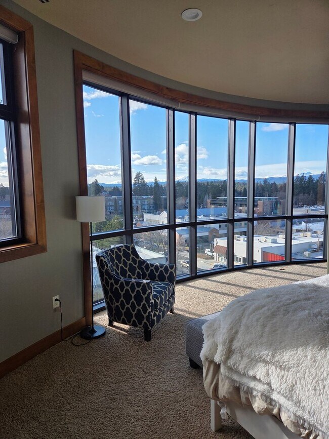 Building Photo - Franklin Crossing Building Condominium