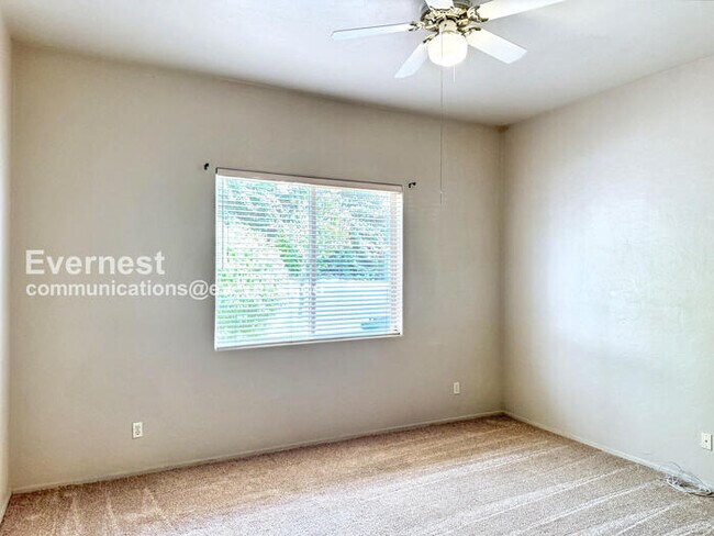 Building Photo - 3-Bedroom Home with Garage / Pet-Friendly ...