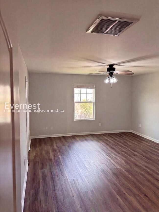 Building Photo - 1326 Bryson Ln