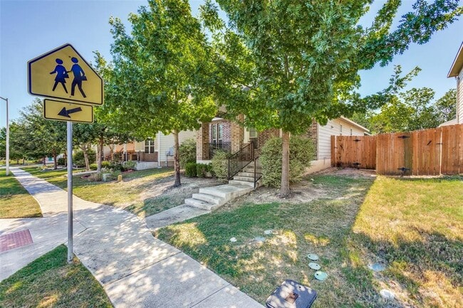 Building Photo - 456 S Brook Dr