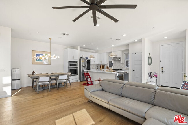 Building Photo - 27751 Dyer Wy