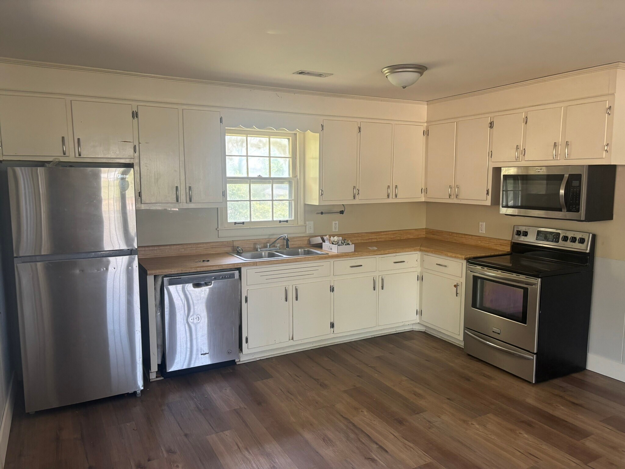 Building Photo - 7108 Cobb Cir