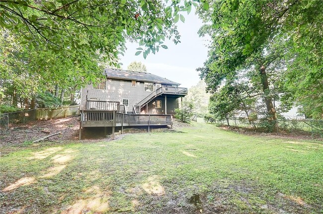 Building Photo - 3347 Camens Way NE