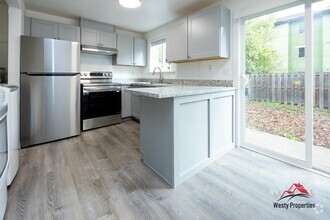 Building Photo - 5147 NE Killingsworth St