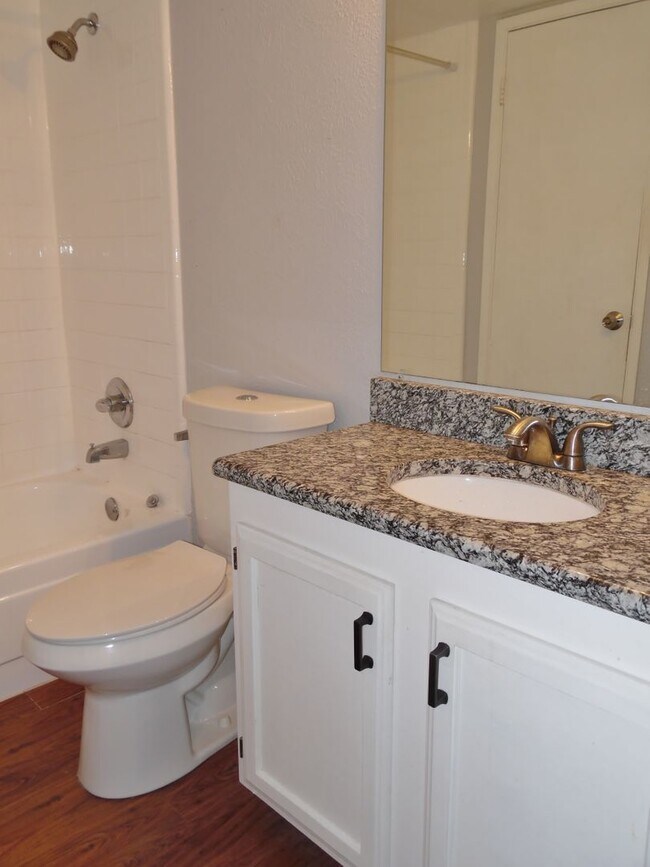 Building Photo - RECENTLY REMODELED, FRESHLY PAINTED HOME IN NORTHEAST FORT WORTH