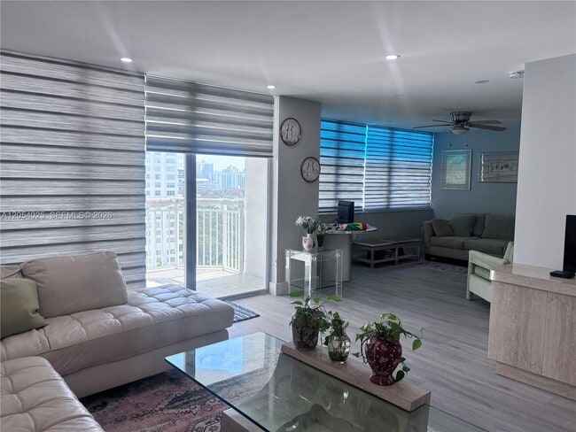 Building Photo - 18061 Biscayne Blvd