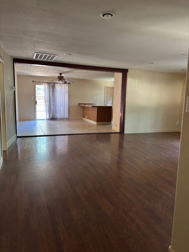 Building Photo - 16360 Placer Hills Rd