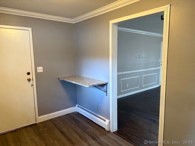 Building Photo - 498 Oak Ave