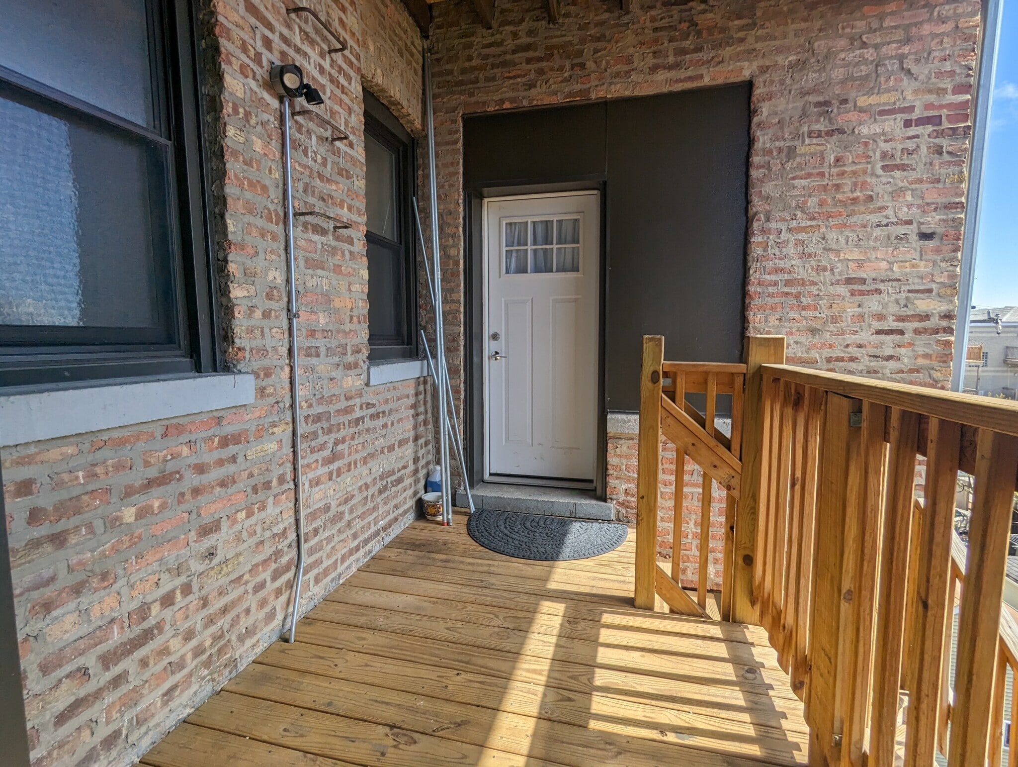 Building Photo - 3935 N Janssen Ave