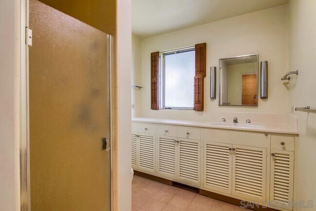 Building Photo - 631 San Gorgonio St
