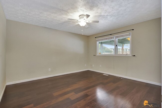 Building Photo - South Anchorage Townhouse for Rent