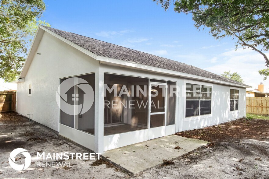 Building Photo - 865 Pine Wood Ave