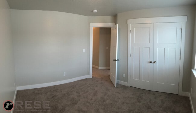 Building Photo - Beautiful Edge Townhome in Bluffdale