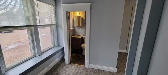 Building Photo - 20 N Willow St