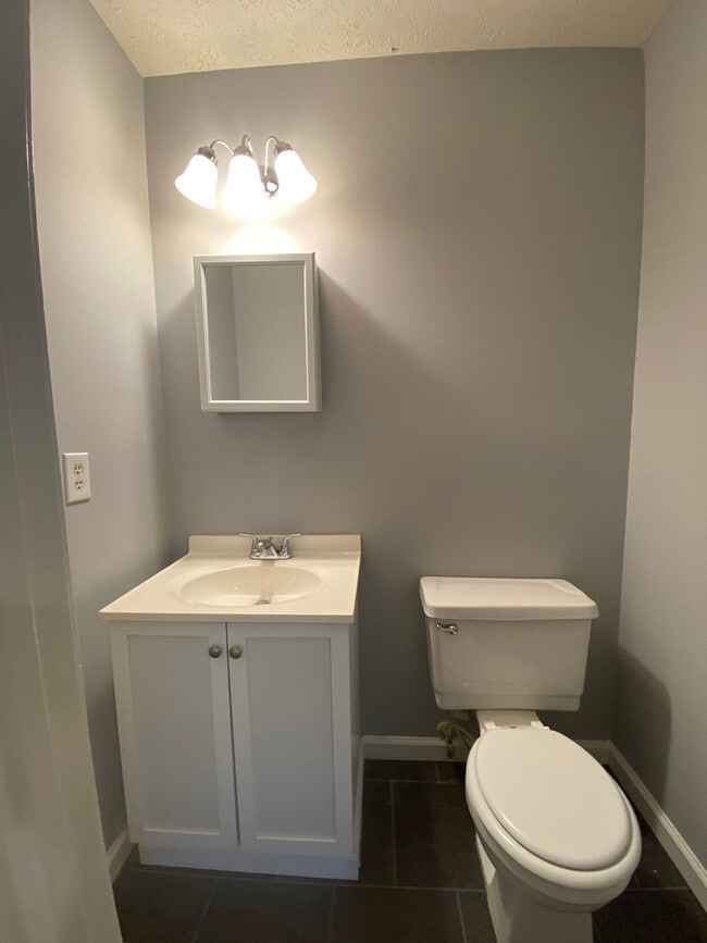 Building Photo - OCONEE COUNTY - Cute 2 bedroom 1.5 bath ho...
