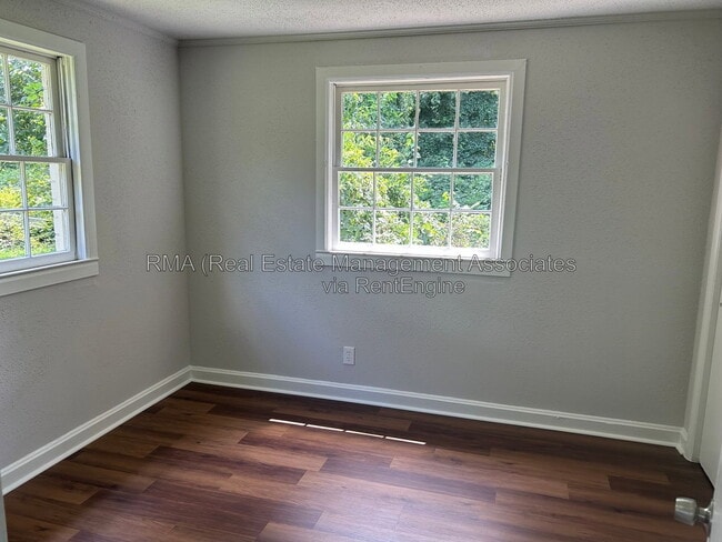 Building Photo - 1340 Drewery Ave