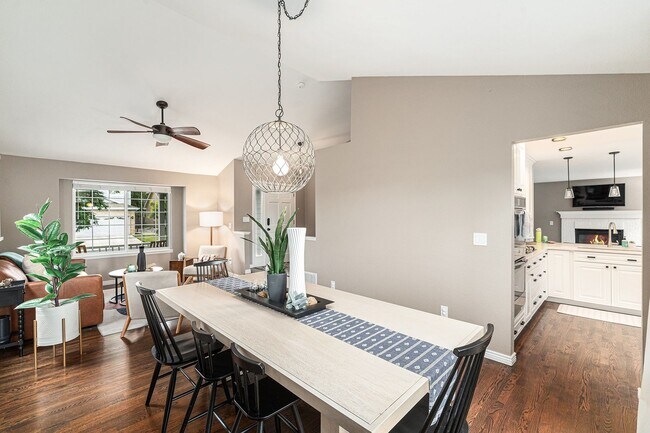 Building Photo - Beautiful West Arvada Home Available Septe...