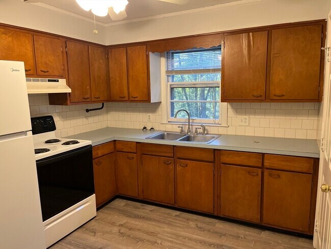 Building Photo - 56 Morton Station Rd